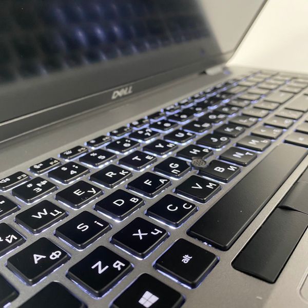 Ноутбук Dell Precision 3550 FHD i5-10310U\Nvidia P520\16GB\512GB SSD а-816 фото