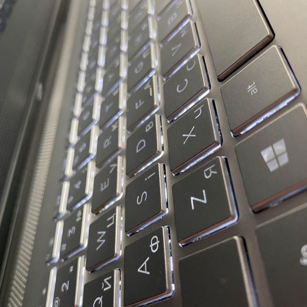 Ноутбук HP Pavilion 15,6" FullHD i7-8550U/16 GB RAM/512 GB SSD/NVIDIA 940MX 4GB а-1724 фото