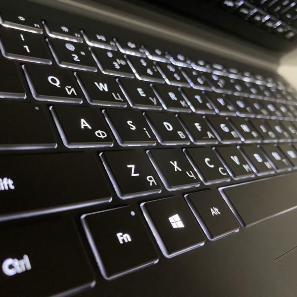 Ноутбук Microsoft Surface Book 2 i7-8650U/GTX 1050 2GB/8 RAM/256 SSD а-1235 фото