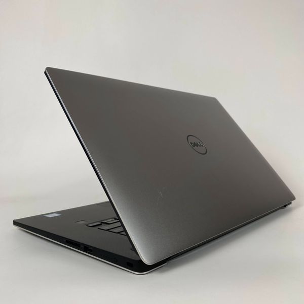 Ноутбук Dell XPS 15 9560 4K i5-7300HQ/Nvidia GTX 1050 4GB/16RAM/512SSD q-81 фото