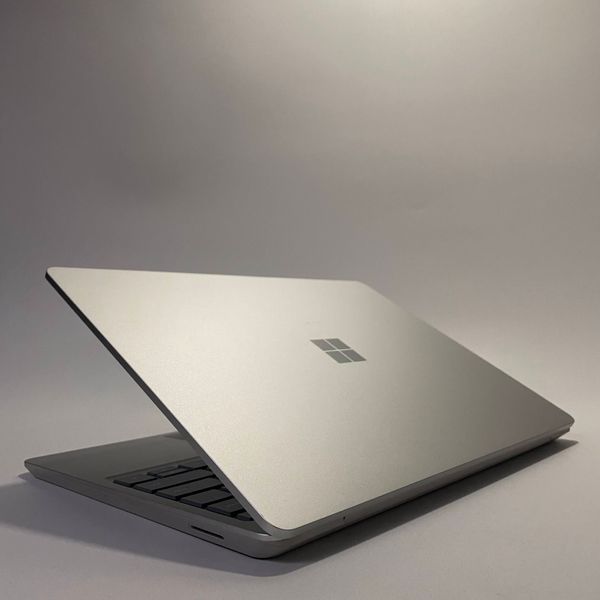 Ноутбук Microsoft Surface Laptop GO 12.4" i5-1035G1/8GB RAM/128GB SSD а-1163 фото