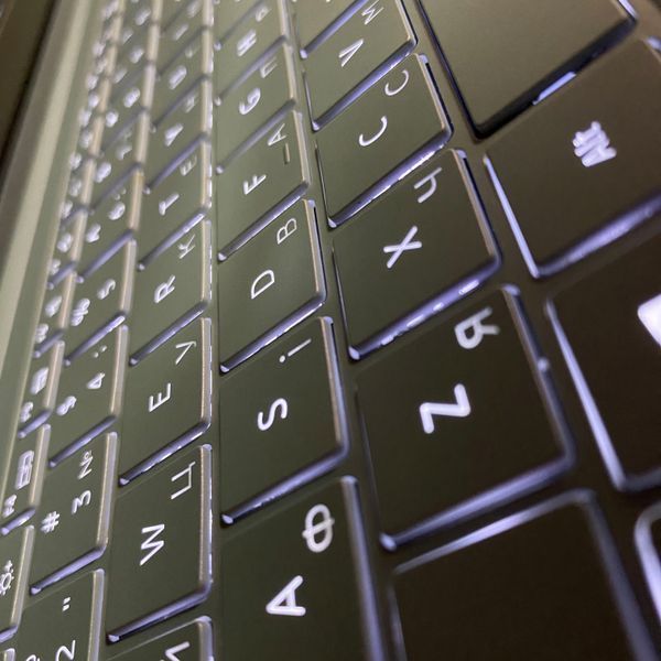 Ноутбук Samsung Galaxy Book ION 15,6" FullHD i7-10510U/16 GB RAM/256 GB SSD а-2028 фото