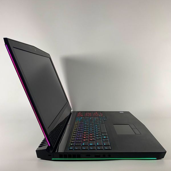 Ноутбук Dell Alienware 17.3" FullHD i7-8750H\16 RAM\256 SSD+1 TB HDD\Nvidia GTX 1080 8GB а-2297 фото