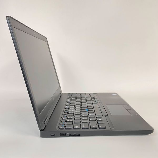 Ноутбук Dell Latitude 5590 15,6" HD i5-7300U\16 GB RAM\240 GB SSD а-3008 фото